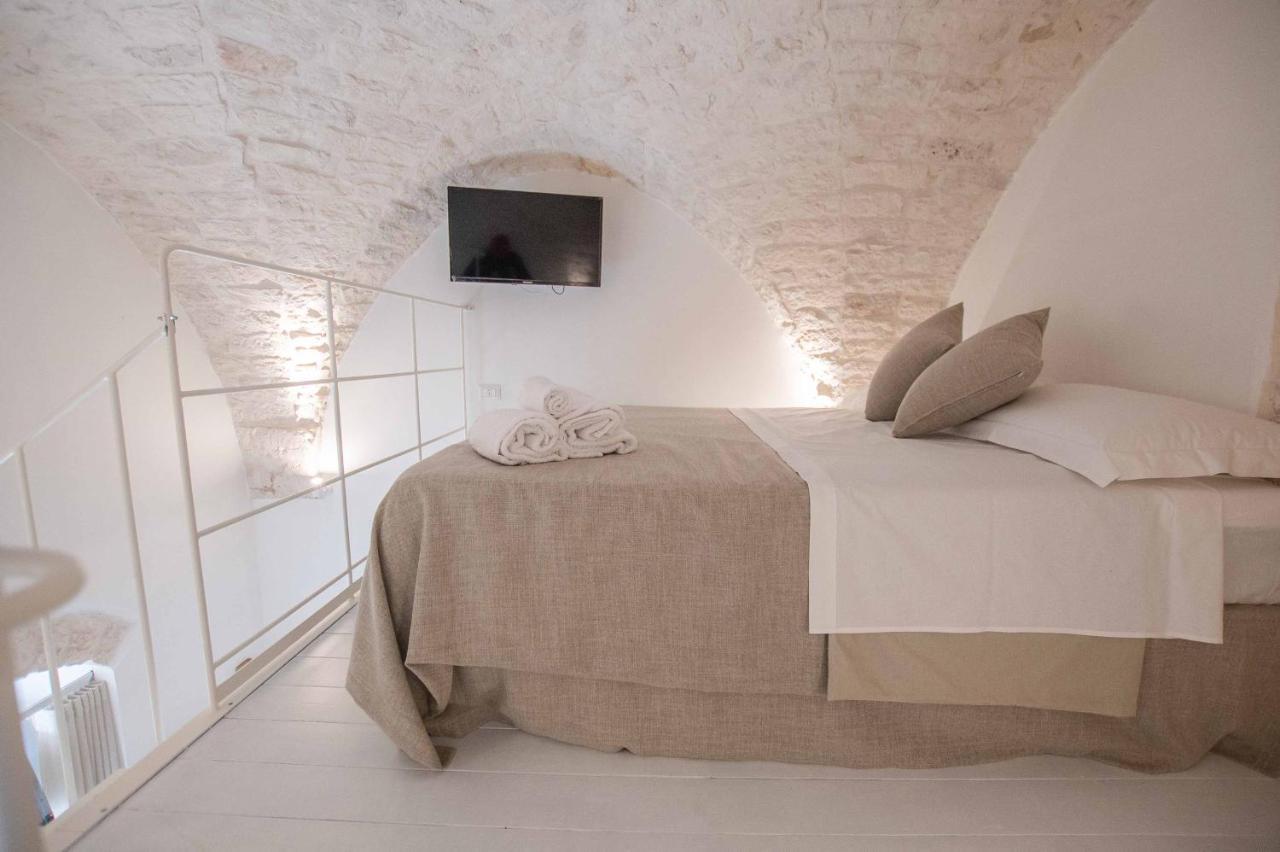 Sant Oronzo Palace Ostuni Bagian luar foto