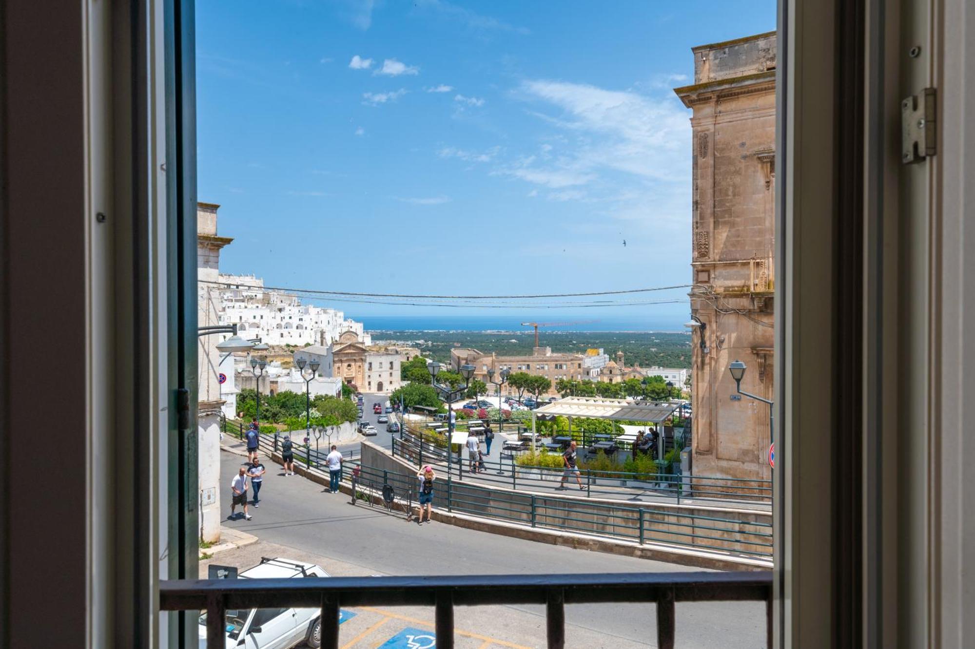 Sant Oronzo Palace Ostuni Bagian luar foto